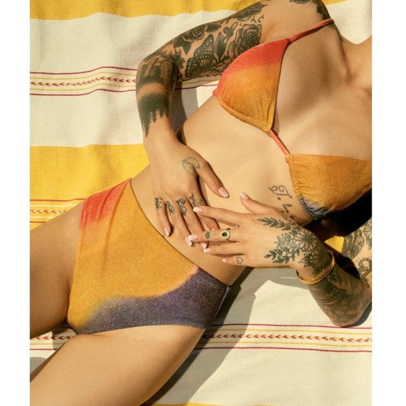 🔥🔥RVCA - TRIPPY DANA TRIANGLE HIGH RISE SET🔥🔥 - Picture 2 of 9